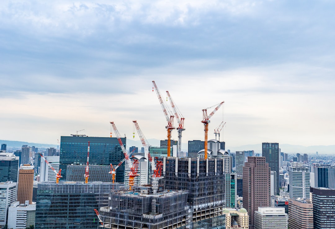 中小企业官网建设完全指南：如何选择合适的建站方案和服务商