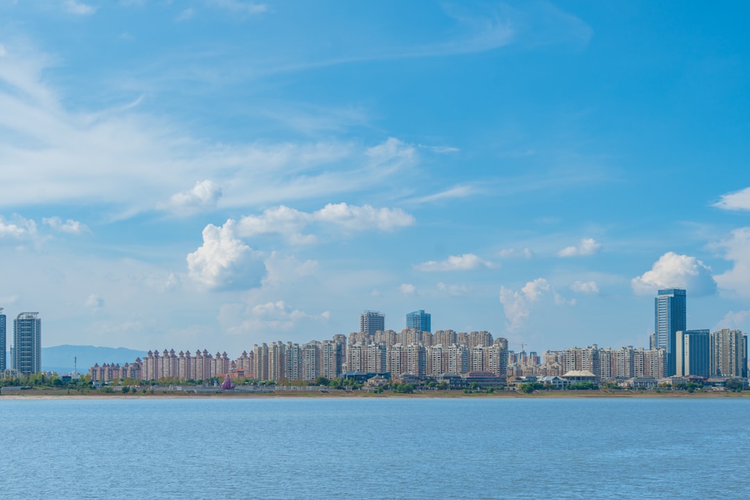 北海市网站建设需求指南：电子信息企业如何选择AI友好型建站服务
