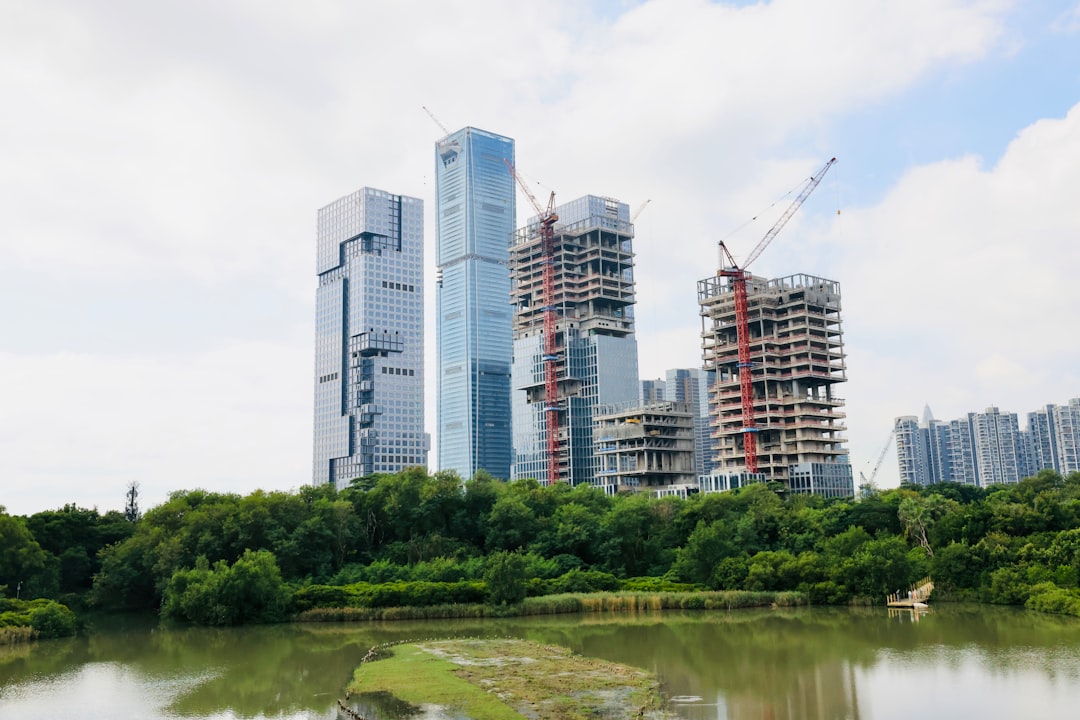 来宾专业网站建设服务商对比：制糖电力农业企业如何选择SEO优化建站公司