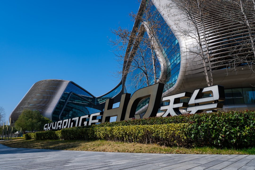 南宁网站建设设计如何选择？2024年企业建站完全指南