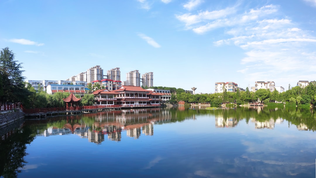 河池网站设计制作怎么选？有色金属企业建站指南2024