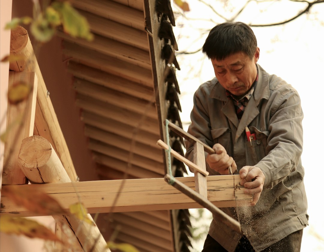 来宾网站建设定制怎么选？实用指南与常见问题解析